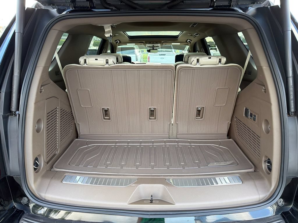 Used 2025 GMC Yukon Denali w/ Denali Reserve Package RWD image 18