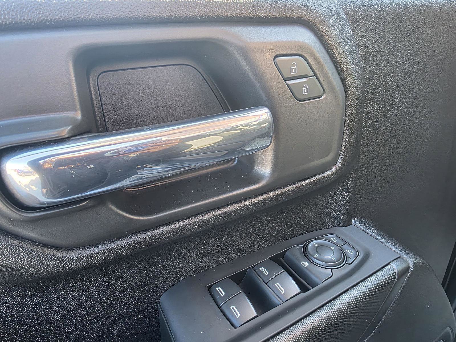 Used 2024 Chevrolet Silverado 2500 Custom image 10