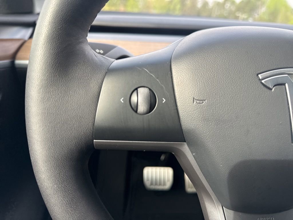 Used 2022 Tesla Model Y Performance image 16