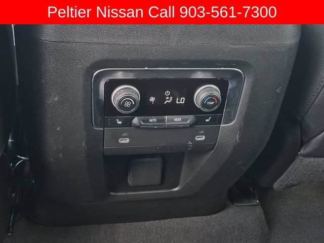 Used 2024 Chevrolet Suburban Premier RWD image 29