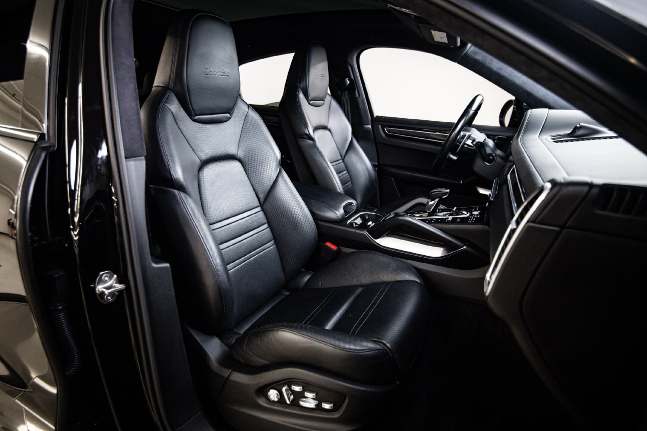 Certified 2020 Porsche Cayenne Turbo AWD/4WD image 29