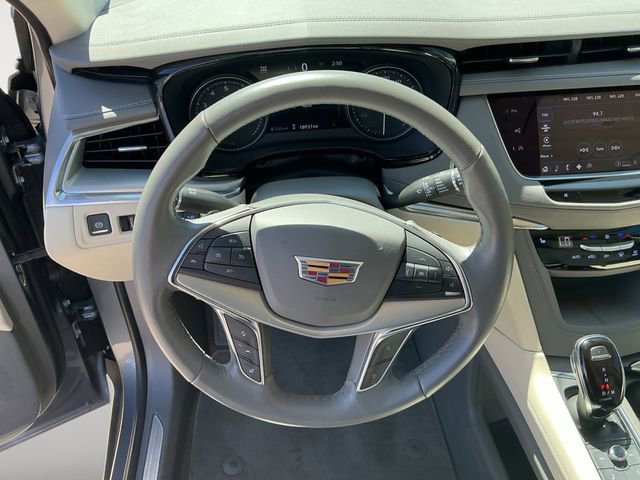 Certified 2022 Cadillac XT5 Premium Luxury w/ Technology Package AWD/4WD image 9