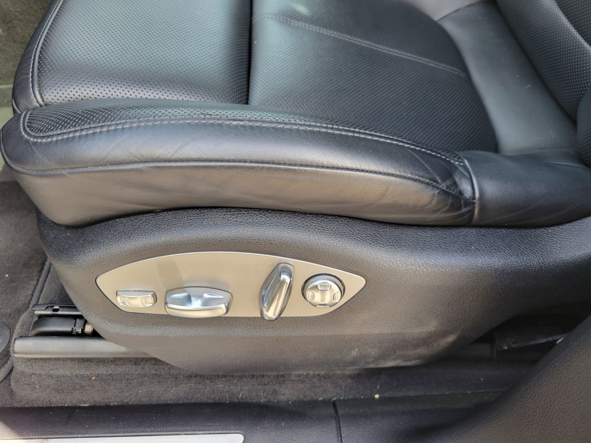 Used 2021 Porsche Macan S image 25