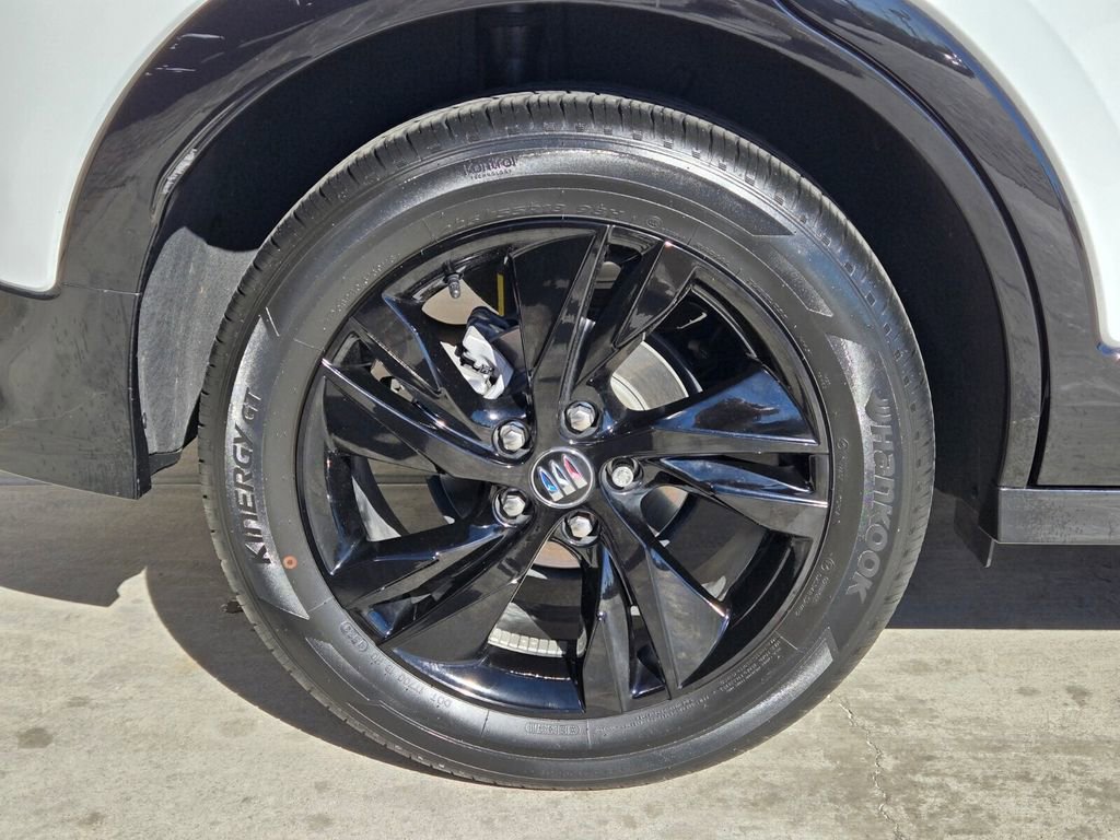 Used 2024 Buick Encore GX Sport Touring w/ Advanced Technology Package image 9