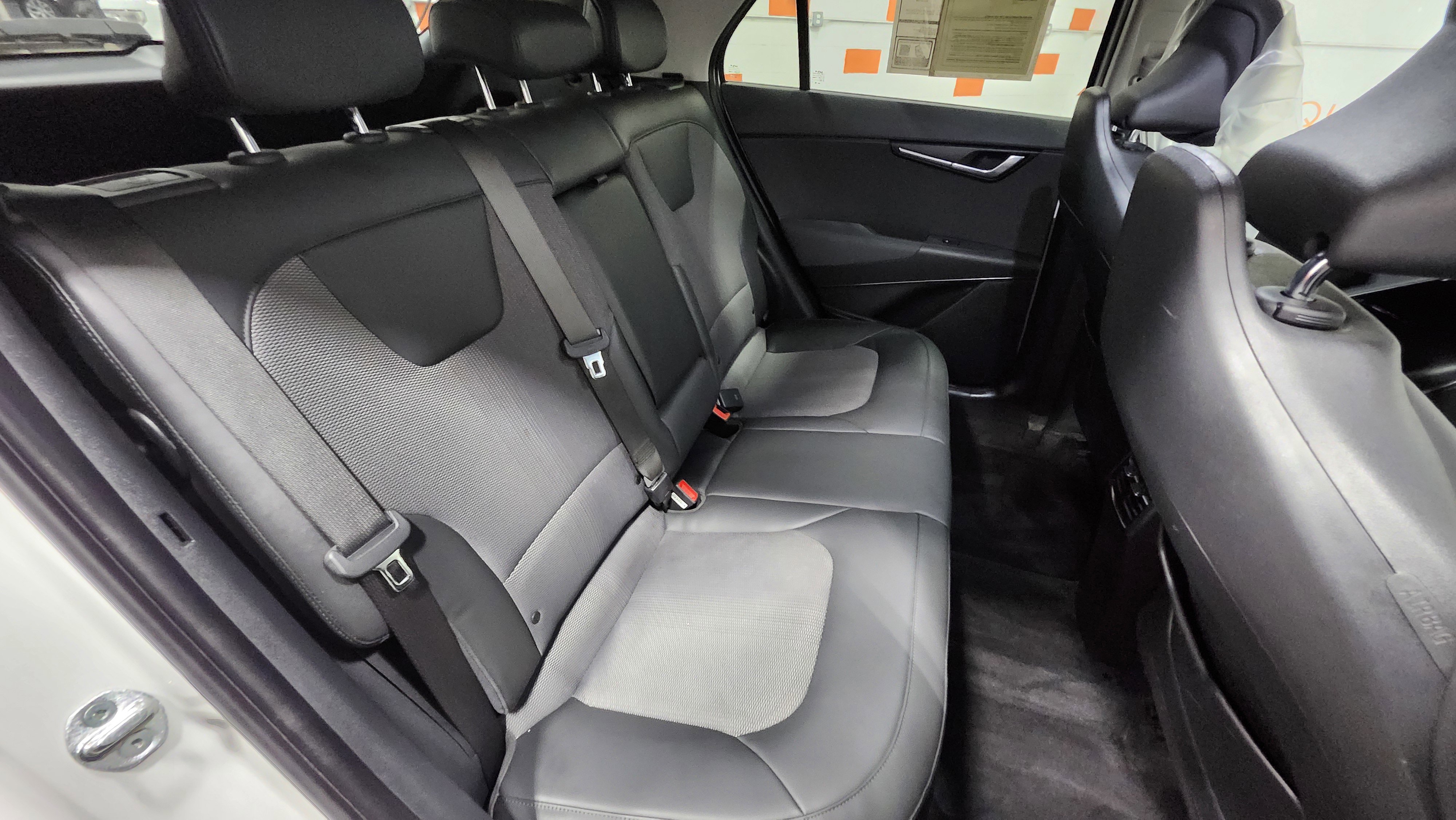 Used 2023 Kia Niro EX Touring image 21