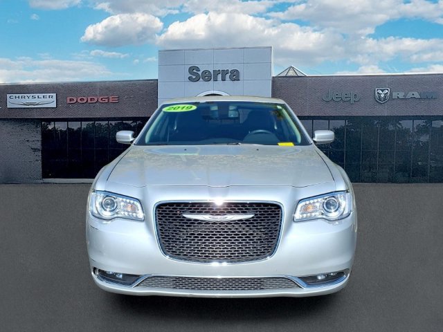 Used 2019 Chrysler 300 Touring L w/ Quick Order Package 22F AWD/4WD image 2