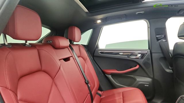 Used 2024 Porsche Macan AWD/4WD image 25