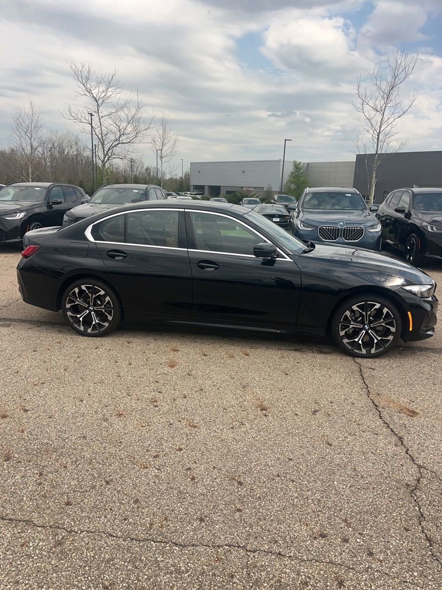 Used 2025 BMW 330i xDrive Sedan image 2