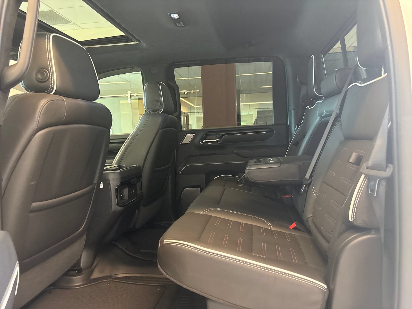 Used 2026 GMC Sierra 2500 AT4X AWD/4WD image 10