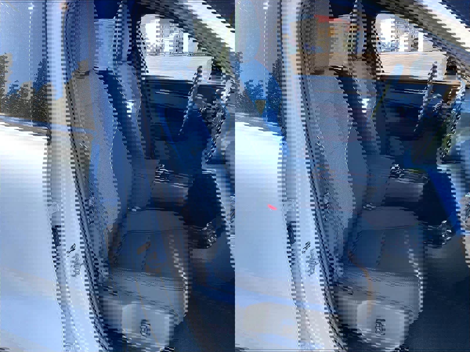 New 2026 Volvo EX30 Plus w/ Climate Package image 31