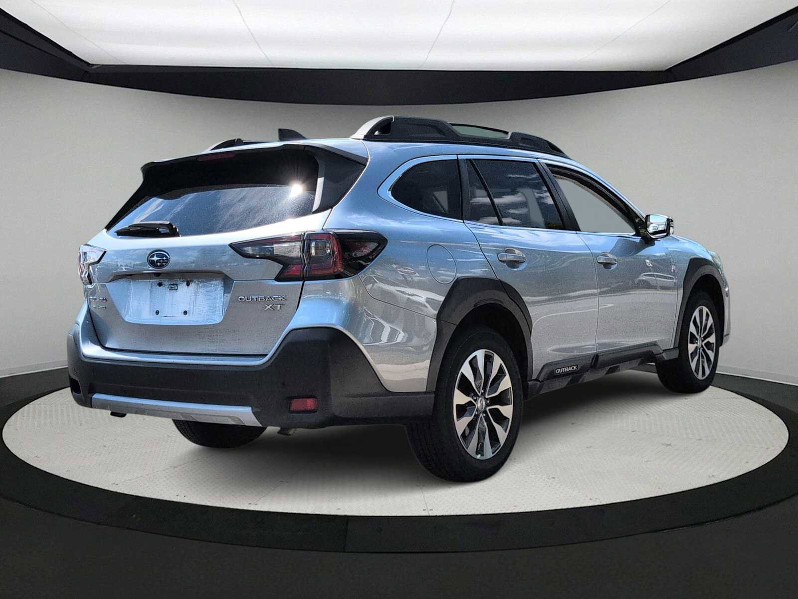 Used 2023 Subaru Outback Limited XT AWD/4WD image 8