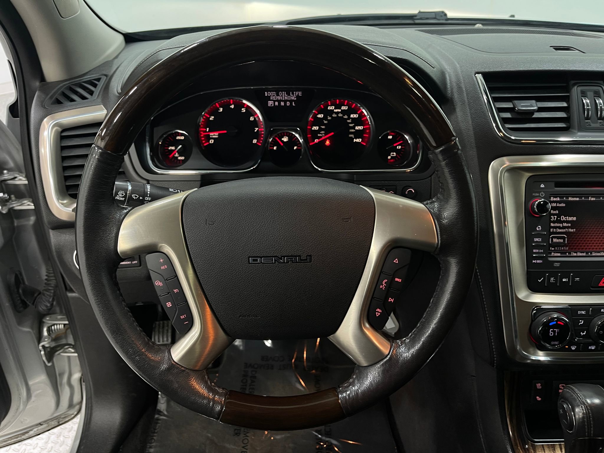 Used 2015 GMC Acadia Denali image 22