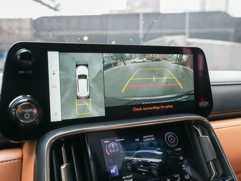 Used 2025 Lexus LX 700h Luxury w/ Appearance Package image 31