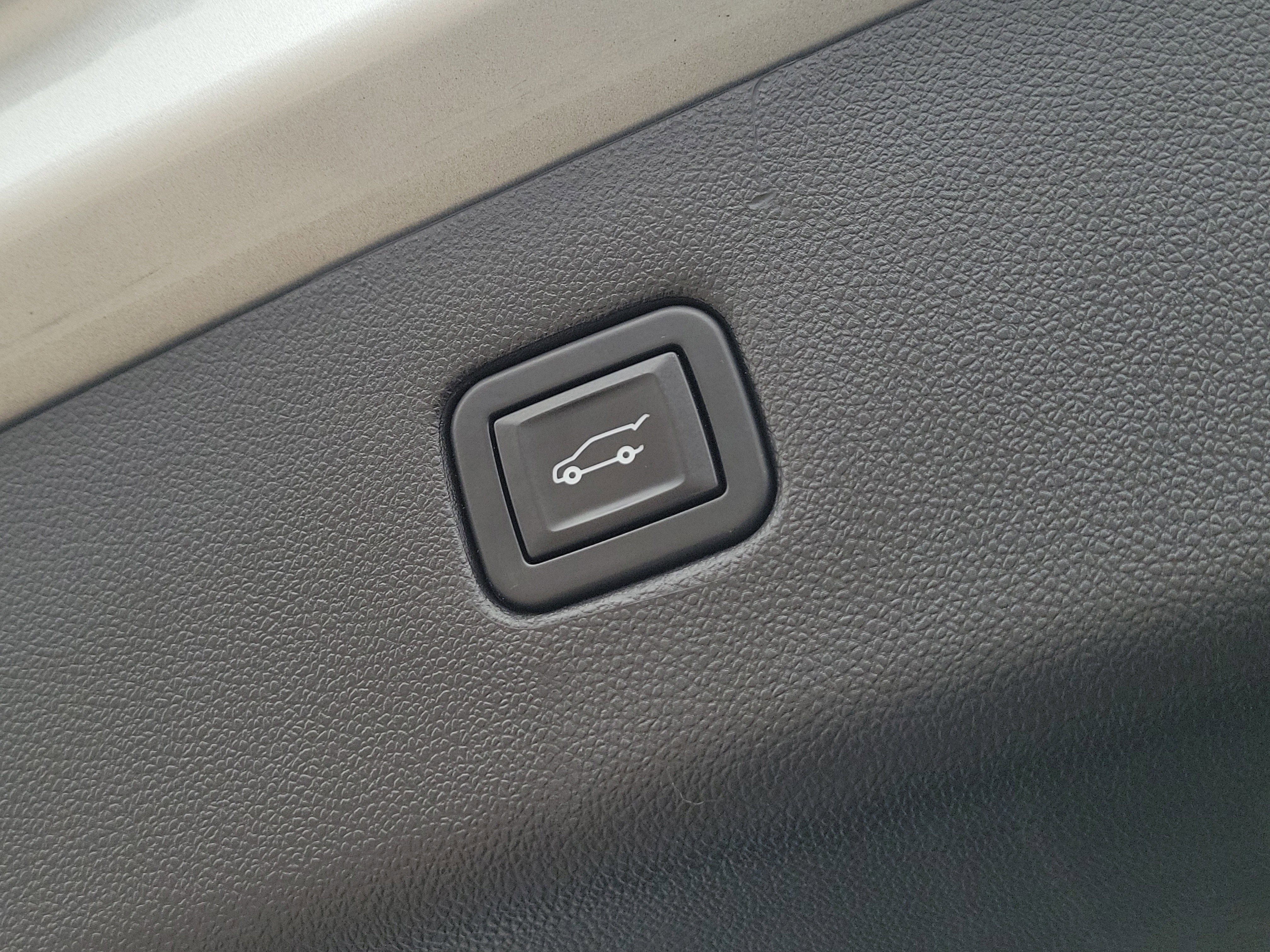 Used 2020 Chevrolet Blazer LT image 9