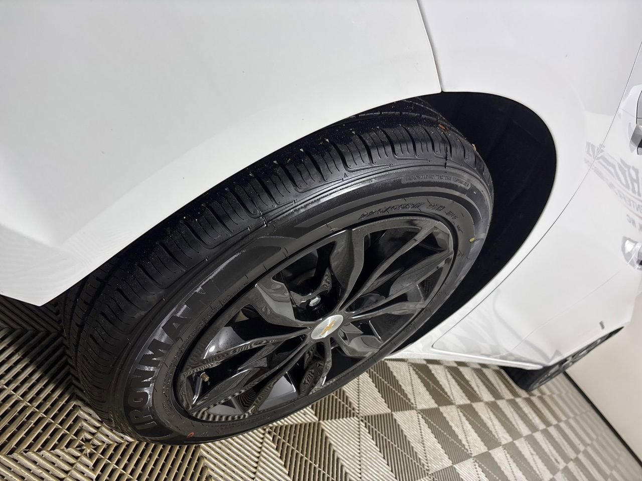 Used 2024 Chevrolet Malibu LT image 32