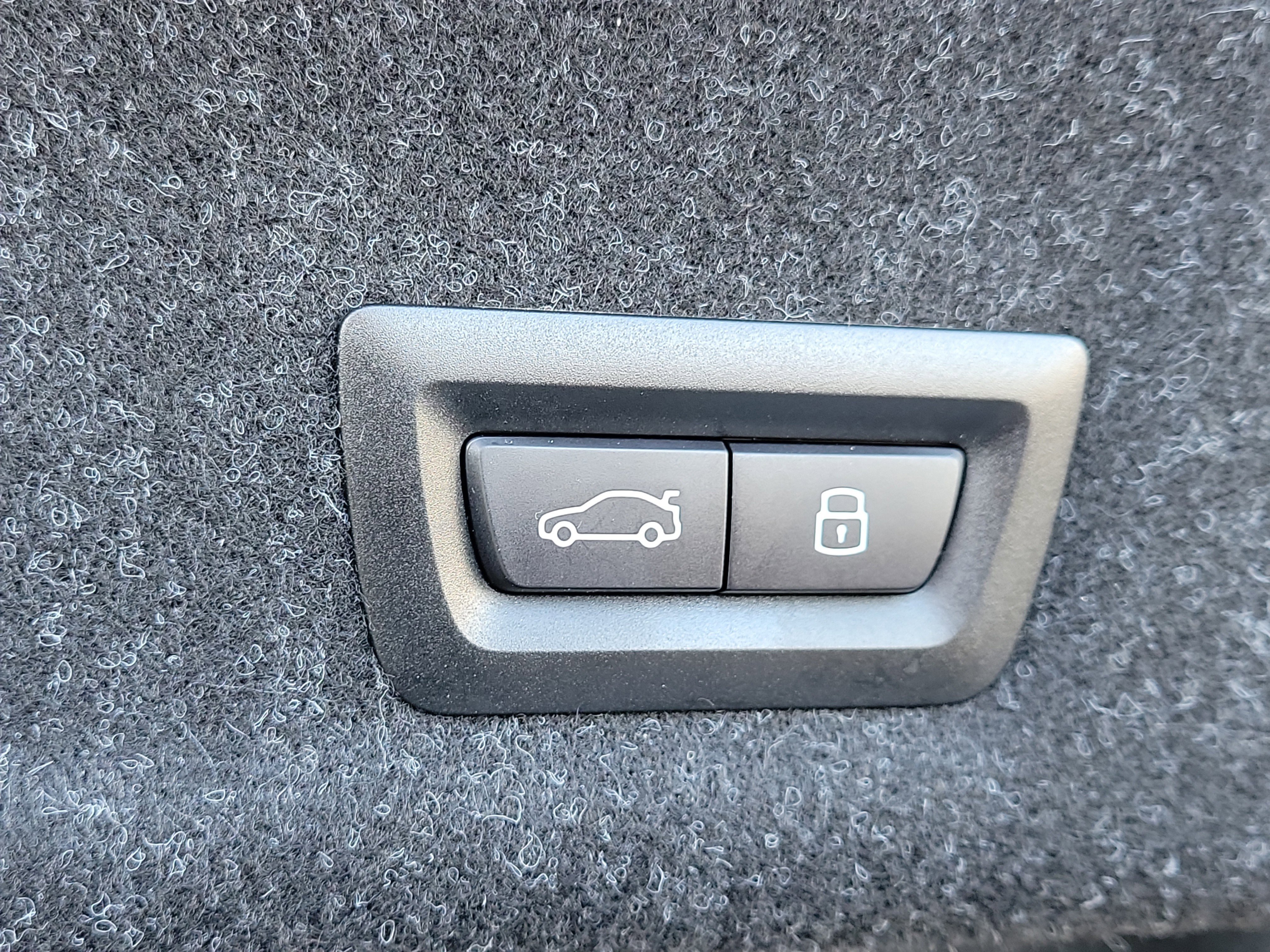 Used 2026 BMW 330i Sedan image 8