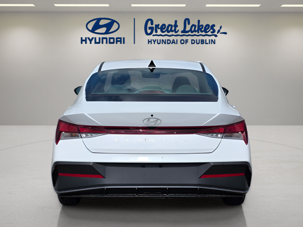 New 2026 Hyundai Elantra SE FWD image 4