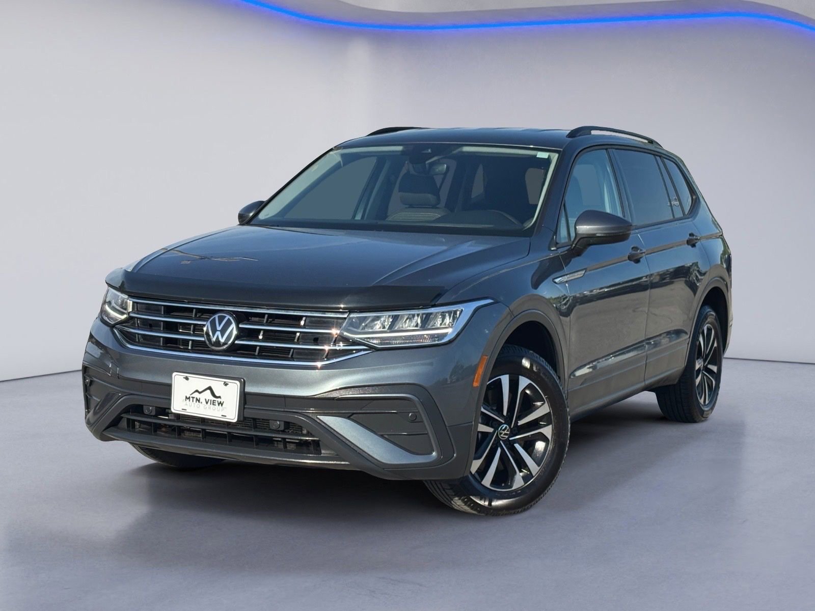 Used 2024 Volkswagen Tiguan S AWD/4WD image 2