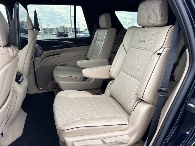 Used 2021 Cadillac Escalade Premium Luxury w/ Driver Assist Tech Package AWD/4WD image 23
