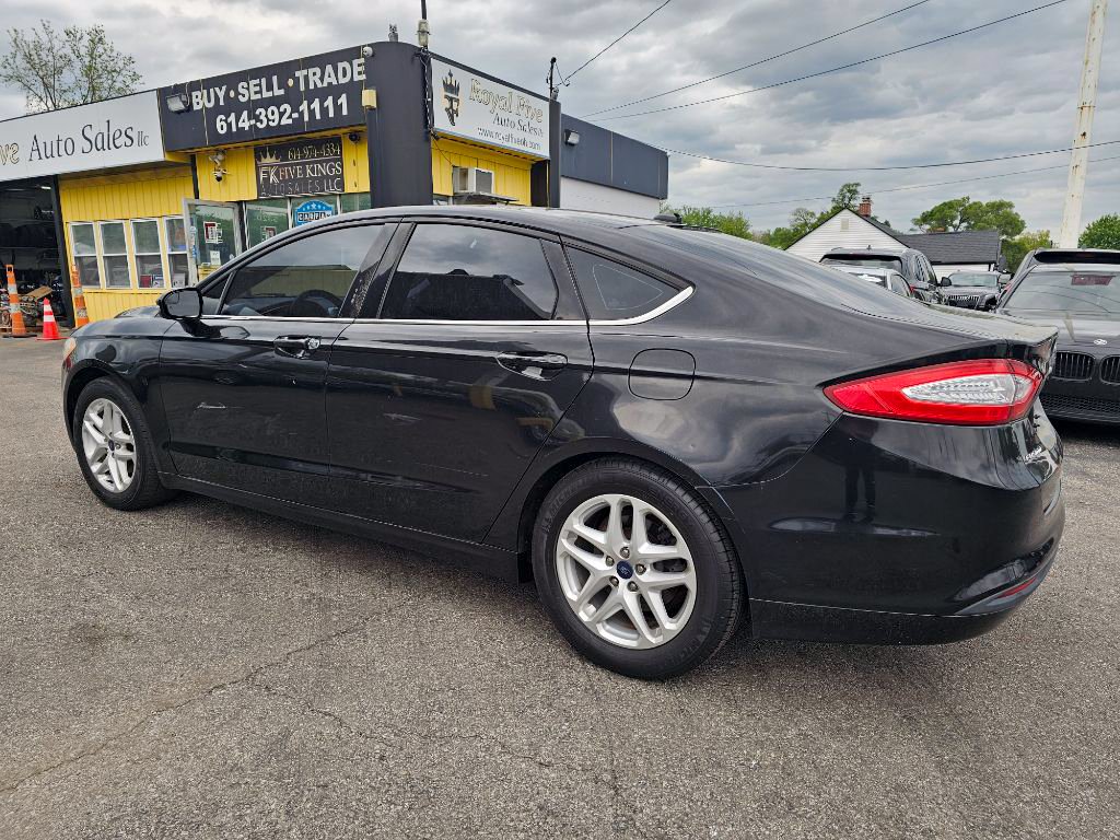 Used 2015 Ford Fusion SE FWD image 11