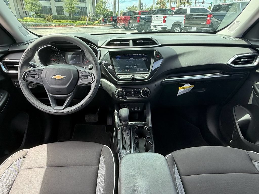 Certified 2023 Chevrolet TrailBlazer LT w/ Convenience Package FWD image 13