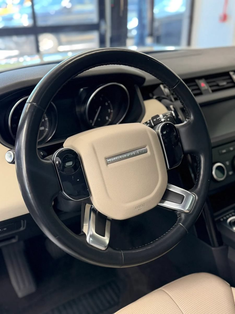 Used 2020 Land Rover Discovery SE AWD/4WD image 38