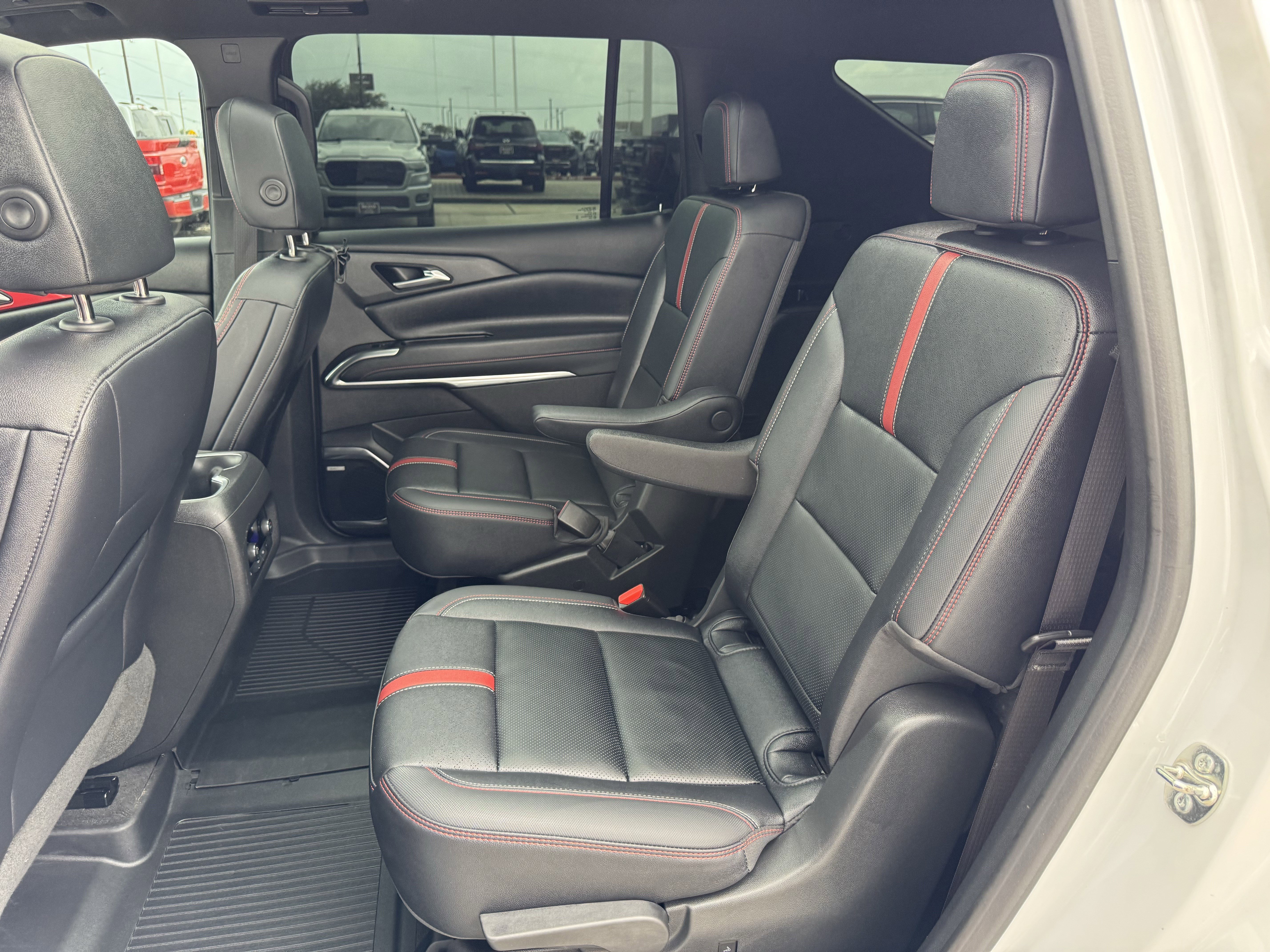 Used 2024 Chevrolet Traverse RS AWD/4WD image 30