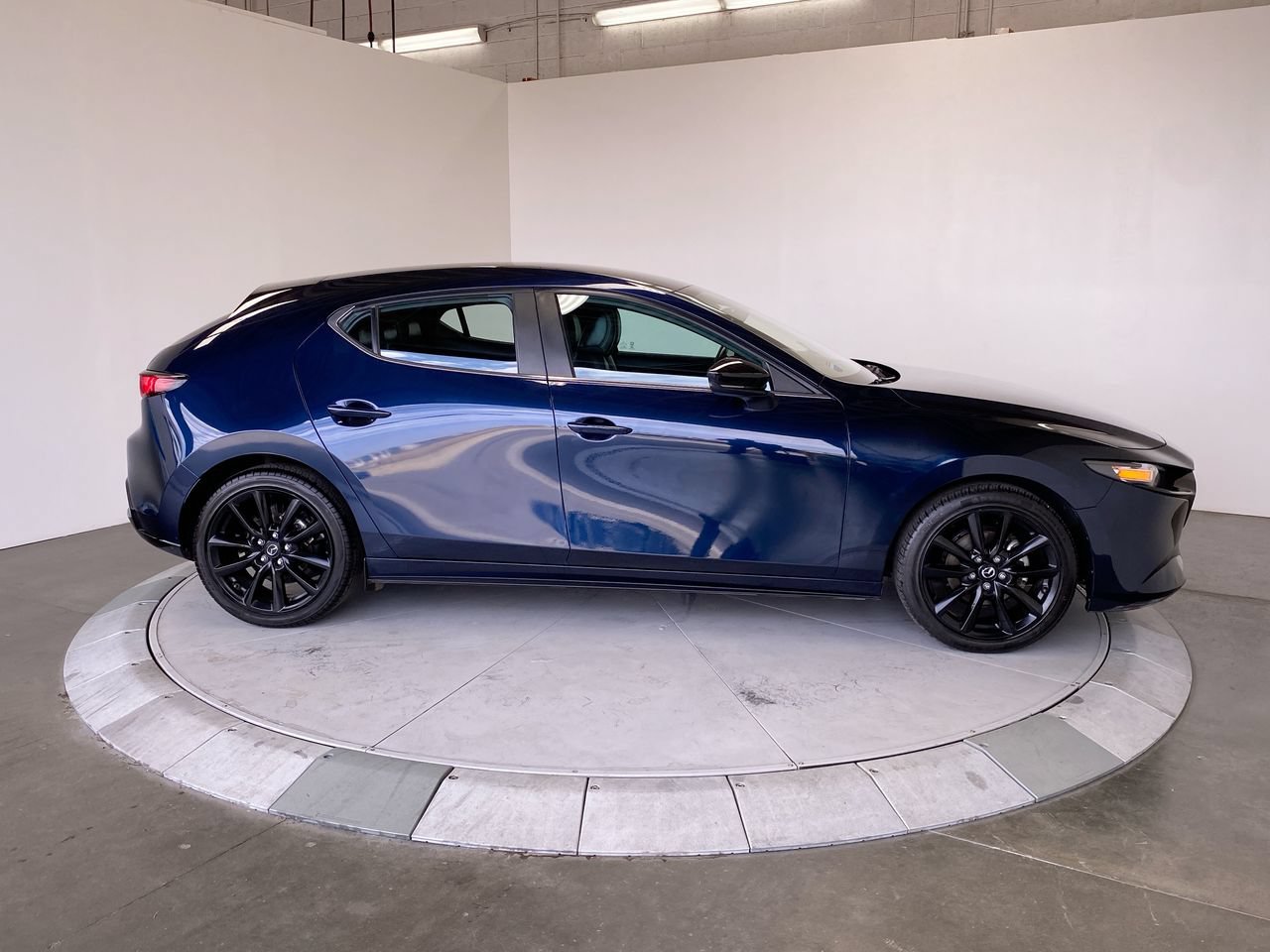 Used 2024 MAZDA MAZDA3 s FWD image 6