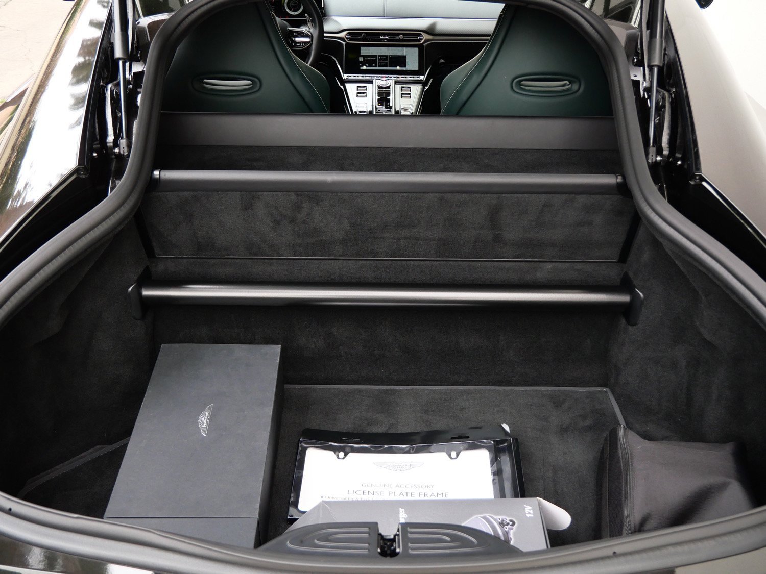 Used 2025 Aston Martin V8 Vantage Coupe image 24