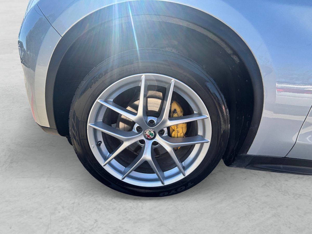 Used 2019 Alfa Romeo Stelvio image 24
