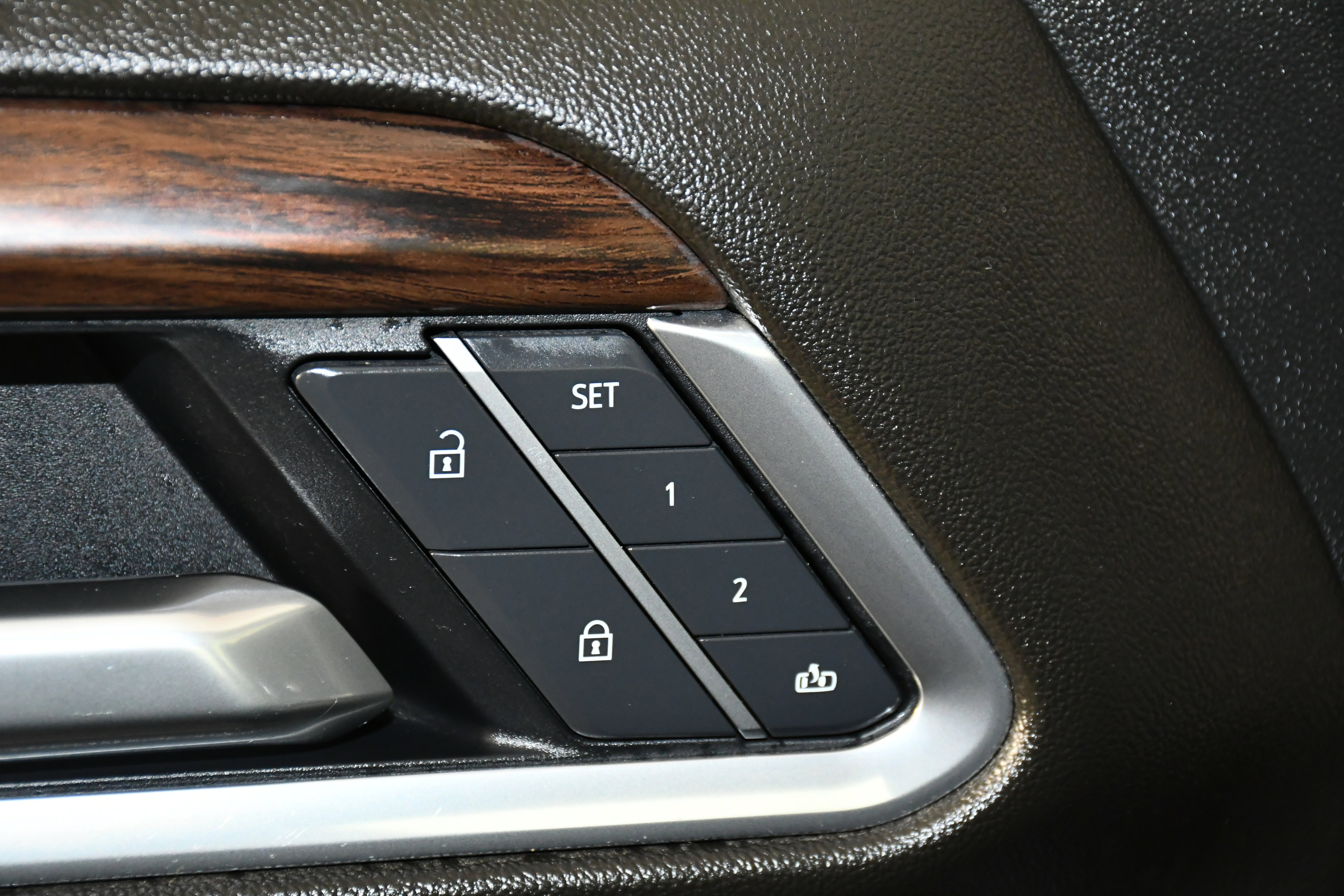 Used 2025 GMC Sierra 1500 SLT image 36