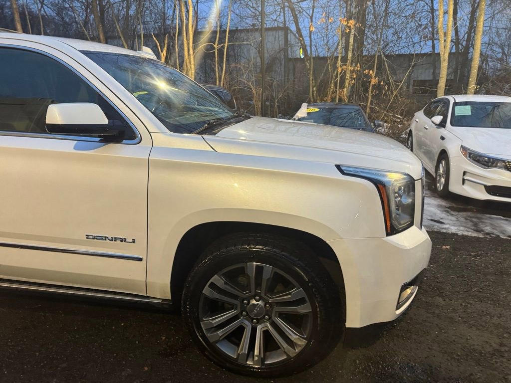 Used 2019 GMC Yukon Denali w/ Denali Ultimate Package image 3