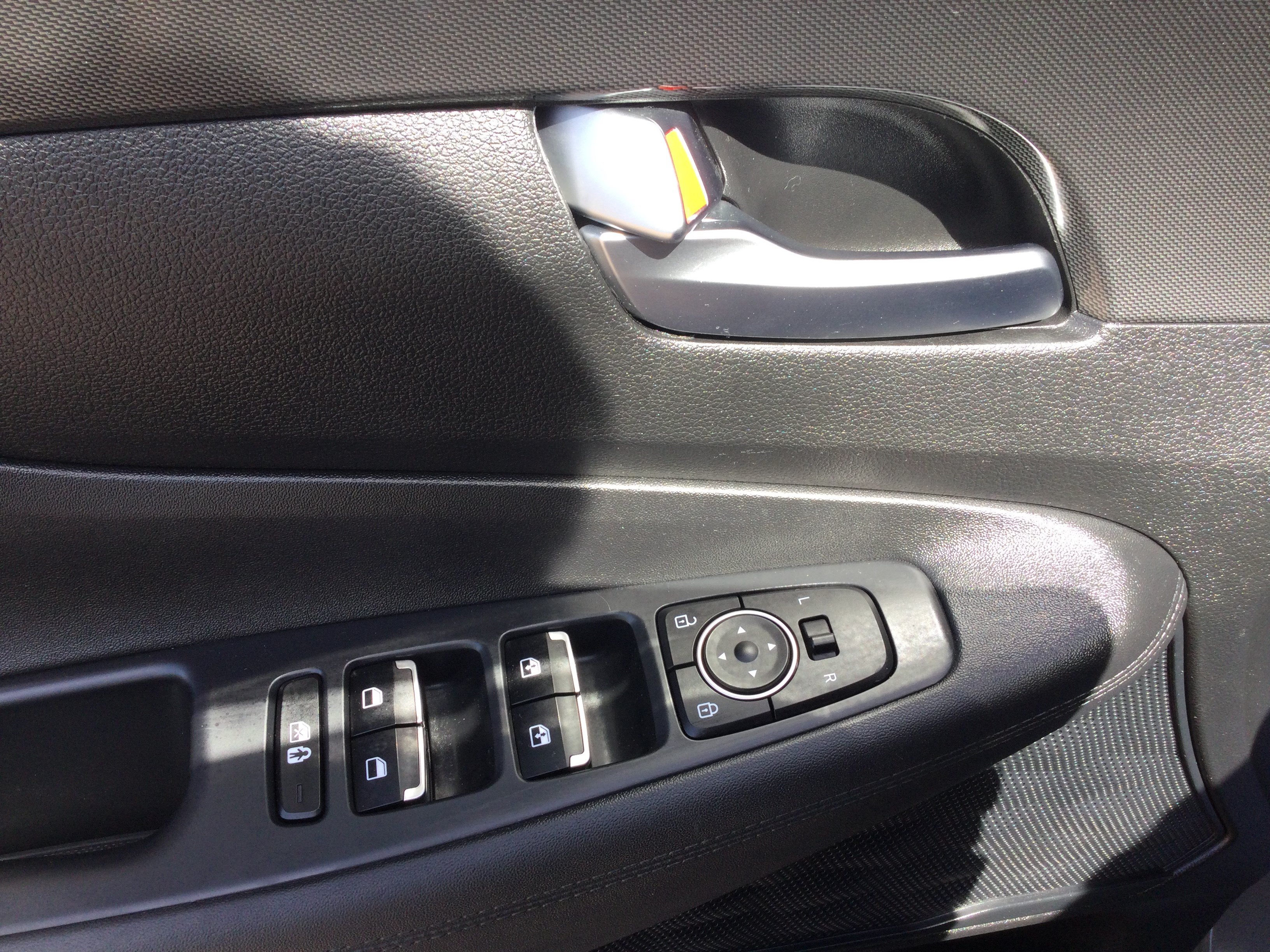 Used 2022 Hyundai Santa Fe SEL FWD image 9