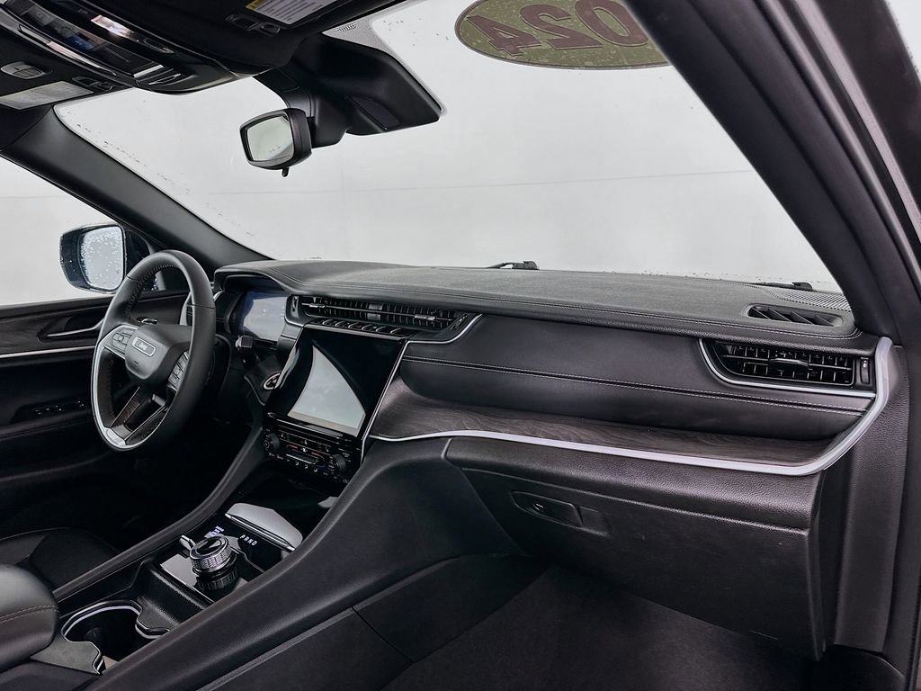 Certified 2024 Jeep Grand Cherokee Limited image 40