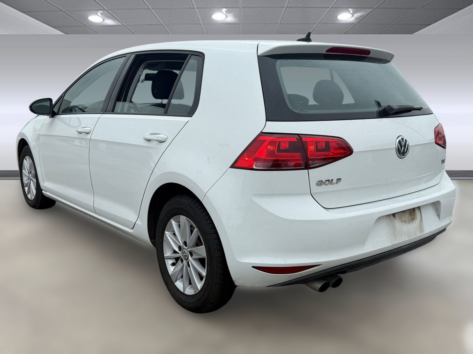 Used 2016 Volkswagen Golf S image 3
