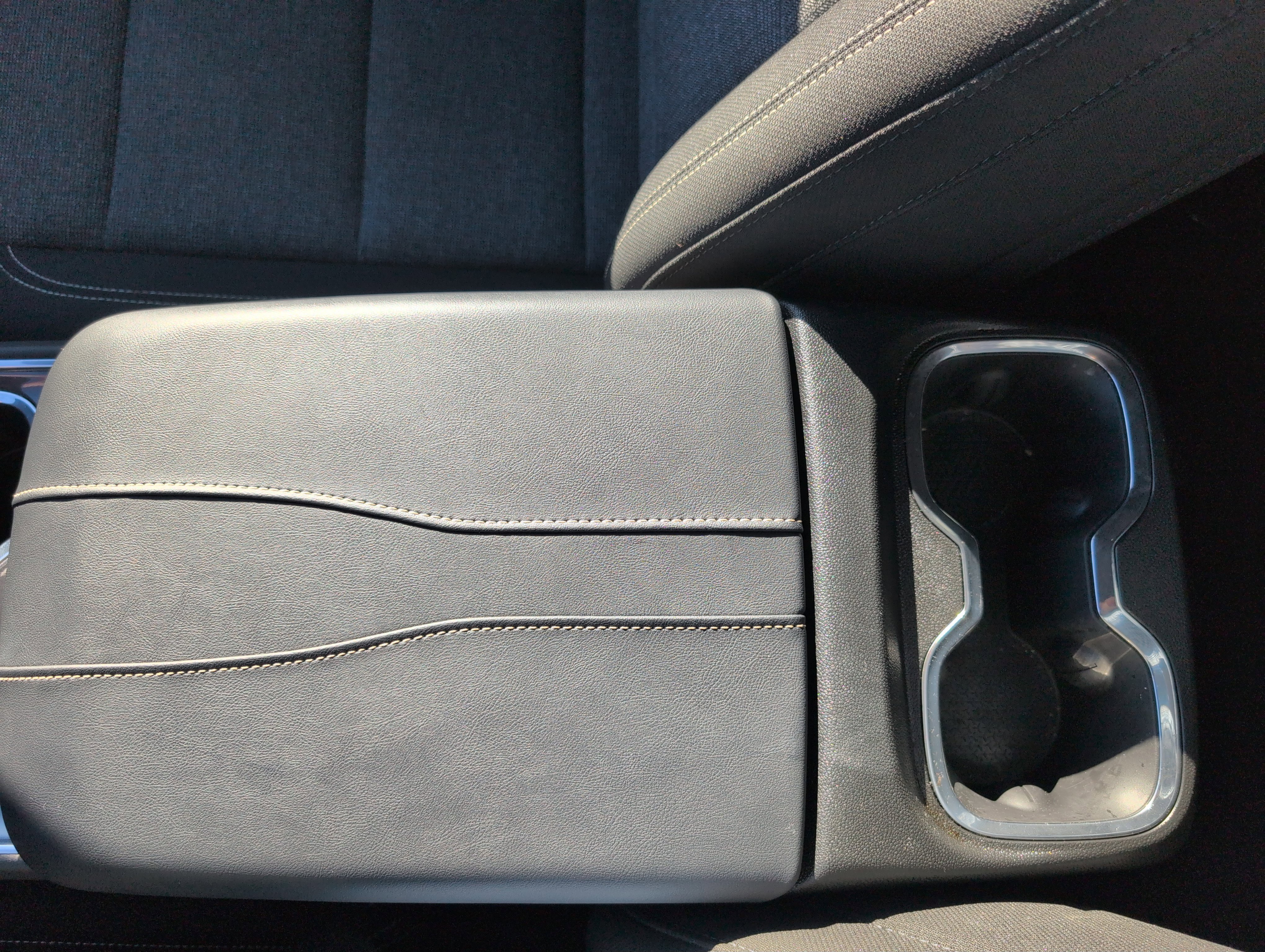 Used 2025 GMC Acadia Elevation image 30