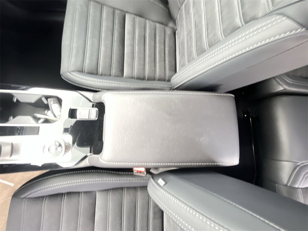 New 2025 Mitsubishi Outlander SE image 21