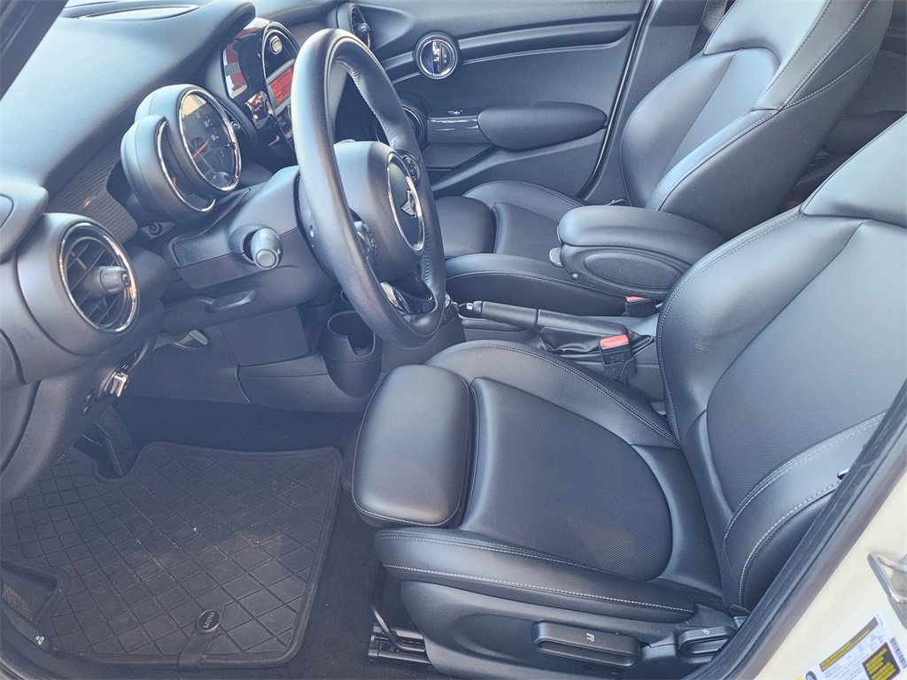 Used 2016 MINI Cooper 4-Door Hardtop image 22