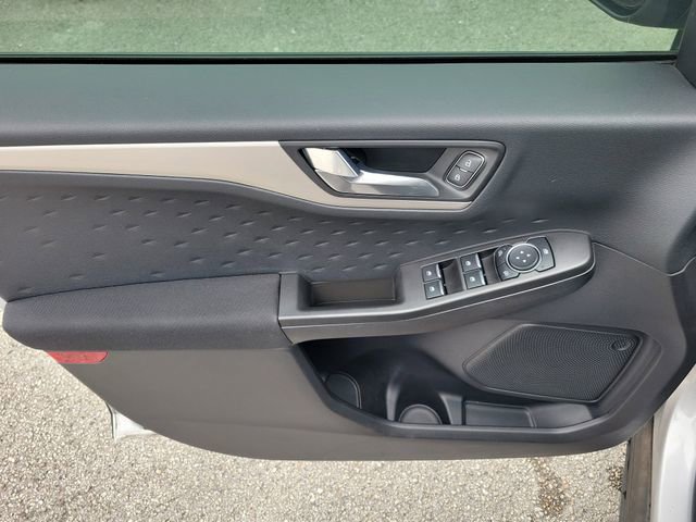 Used 2020 Ford Escape SE FWD image 16