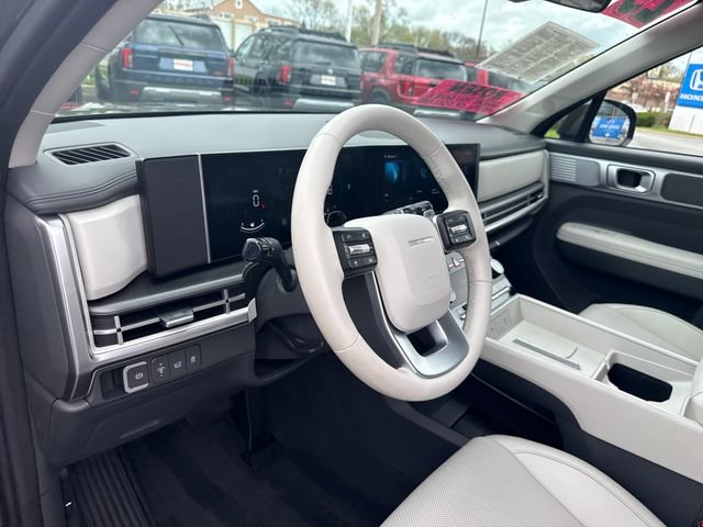 Used 2025 Hyundai Santa Fe SEL AWD/4WD image 14