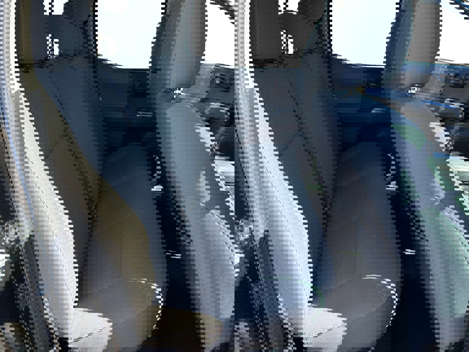 Used 2021 Toyota Tacoma SR5 w/ Technology Package image 18