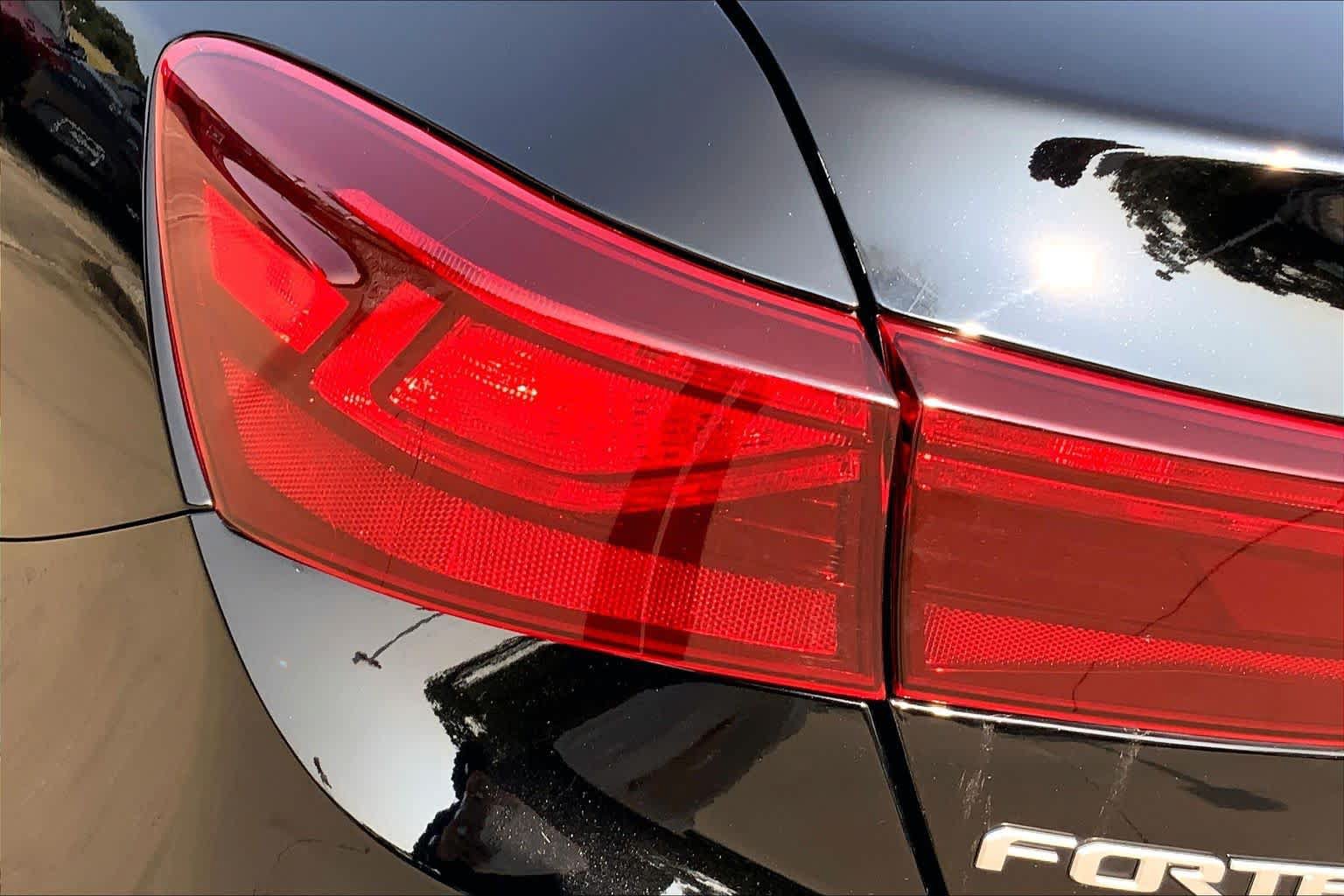 Used 2022 Kia Forte LXS FWD image 27