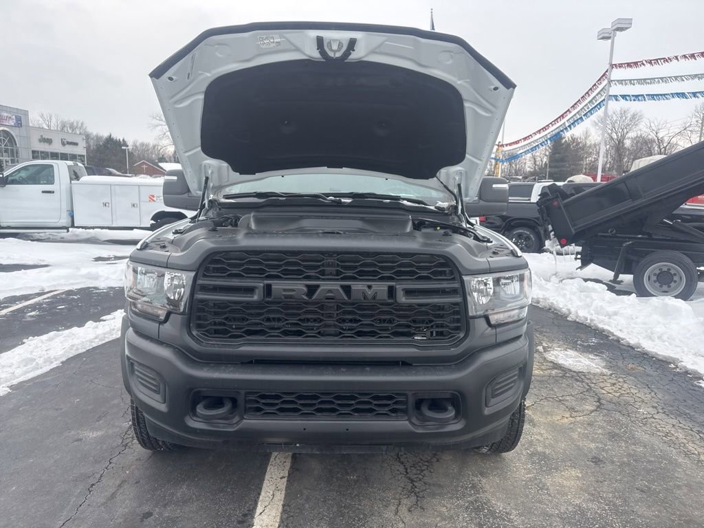 New 2024 RAM 5500 Tradesman AWD/4WD image 54