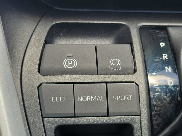 Used 2025 Toyota RAV4 XLE FWD image 28