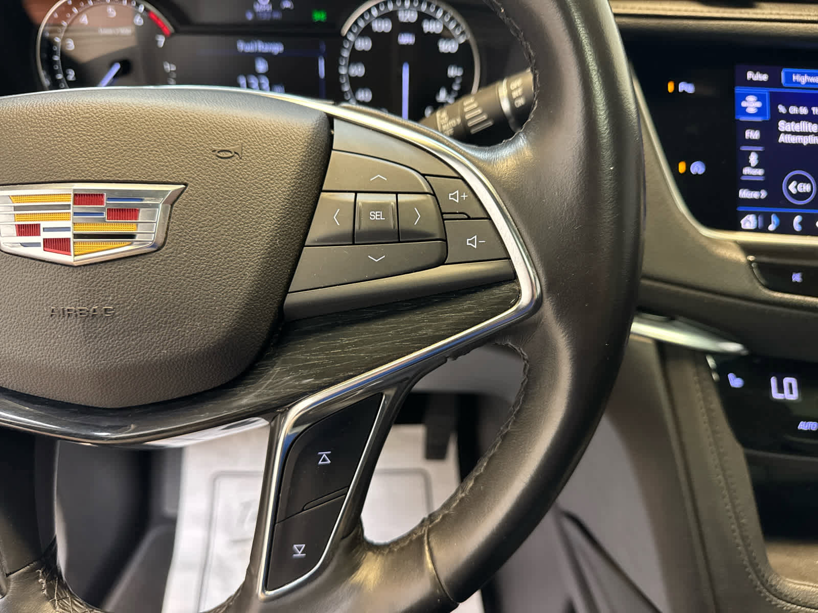 Used 2020 Cadillac XT5 Premium Luxury image 22