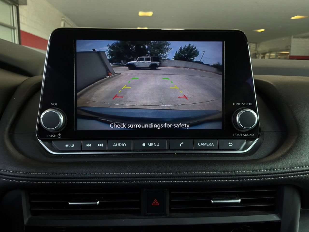 Used 2025 Nissan Rogue SV FWD image 31