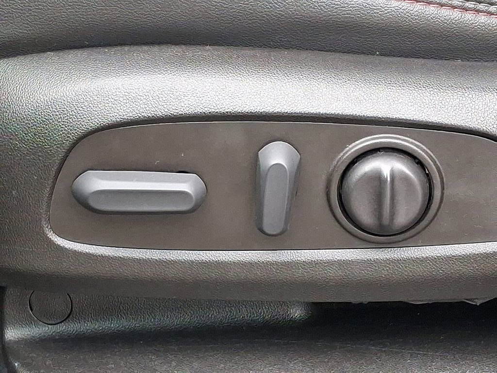 Certified 2023 Chevrolet Traverse RS image 29