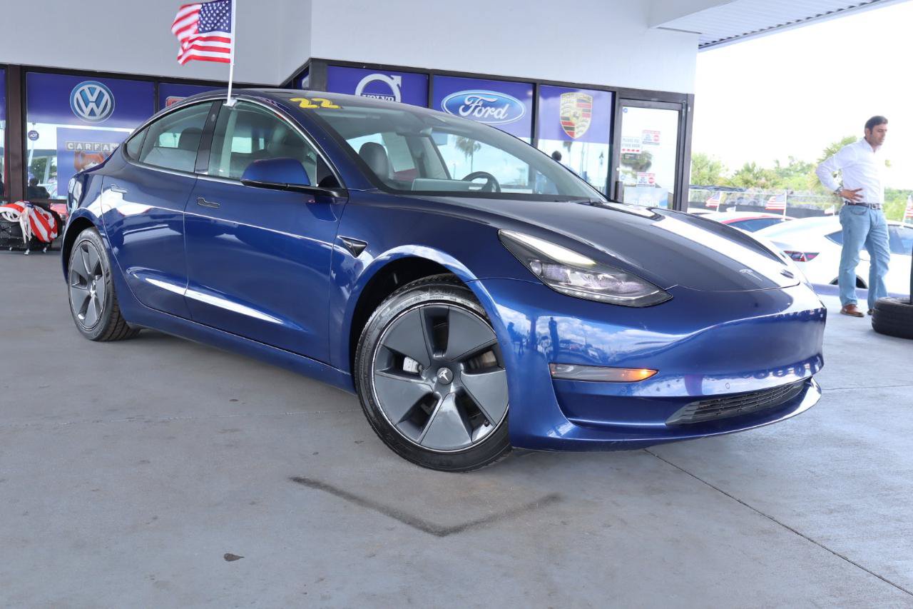 Used 2022 Tesla Model 3 Standard Range RWD image 3