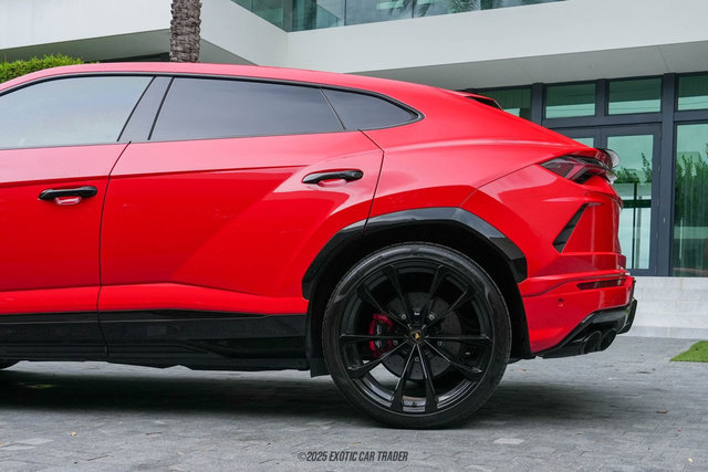 Used 2019 Lamborghini Urus AWD/4WD image 5