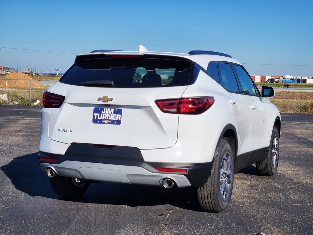 New 2026 Chevrolet Blazer LT w/ Convenience Package FWD image 4
